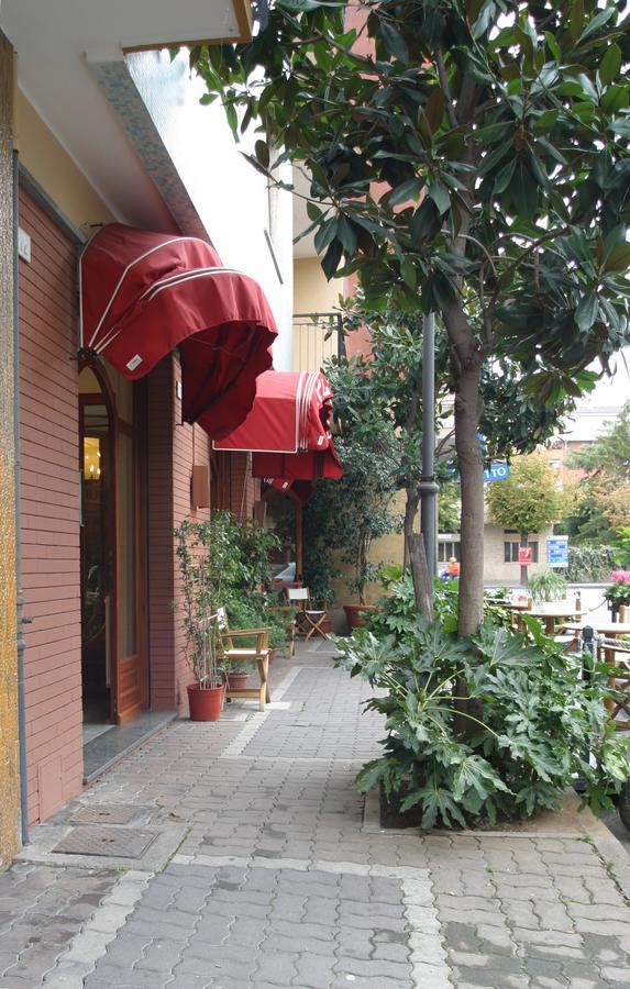 Hotel Pescetto Albenga Exterior photo